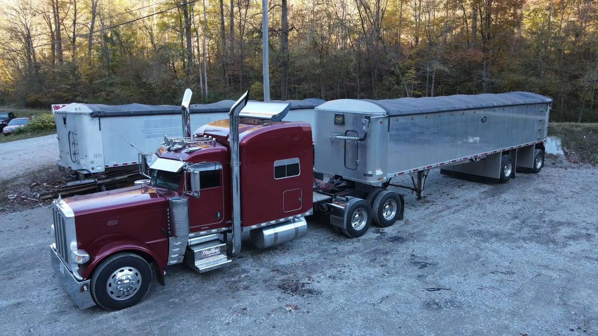 Dump Truck Contract Types: Lease vs. Purchase – Which is Right for You?